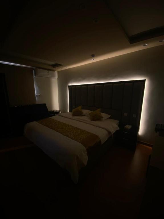 فندق ادوماتو Adomato Hotel Dawmat al-Jandal Ngoại thất bức ảnh