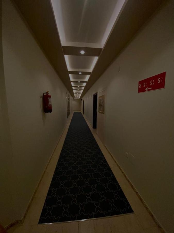 فندق ادوماتو Adomato Hotel Dawmat al-Jandal Ngoại thất bức ảnh