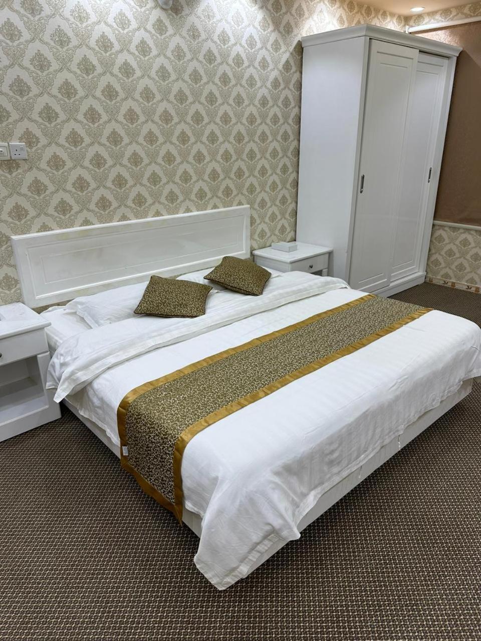 فندق ادوماتو Adomato Hotel Dawmat al-Jandal Ngoại thất bức ảnh