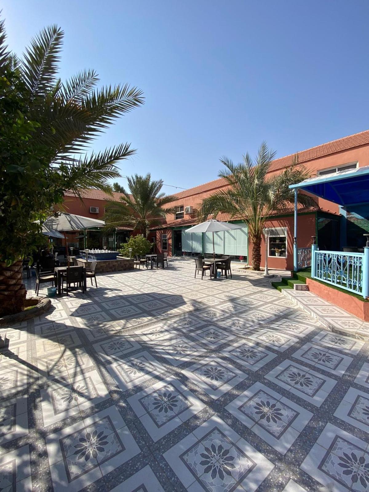 فندق ادوماتو Adomato Hotel Dawmat al-Jandal Ngoại thất bức ảnh